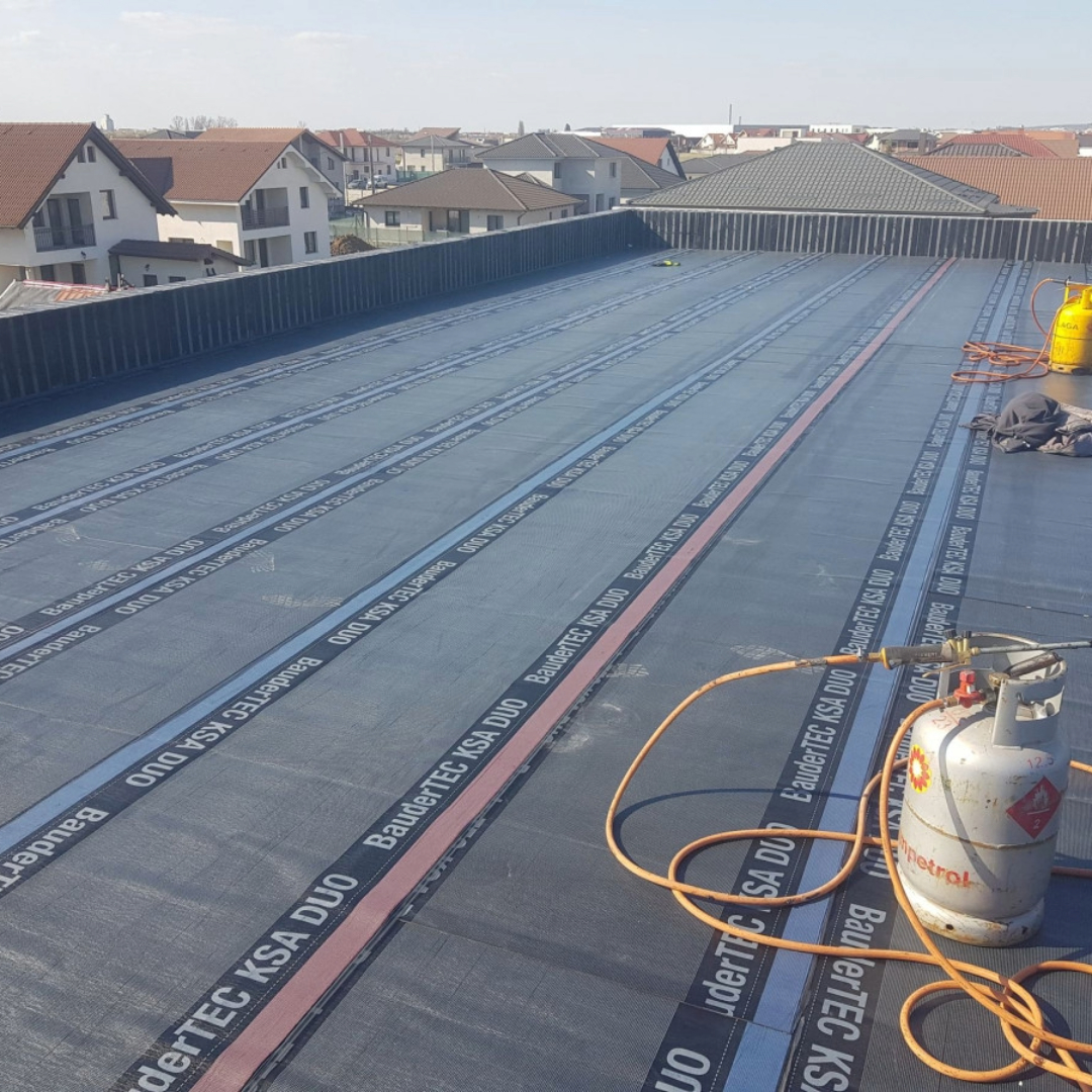Pracovníci na střeše